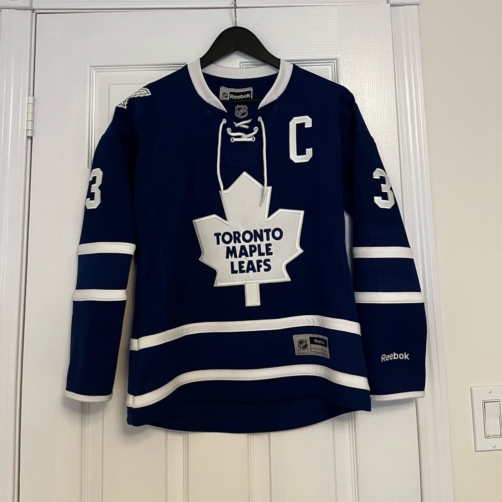 Maple Leafs Jersey (Dion Phaneuf)
